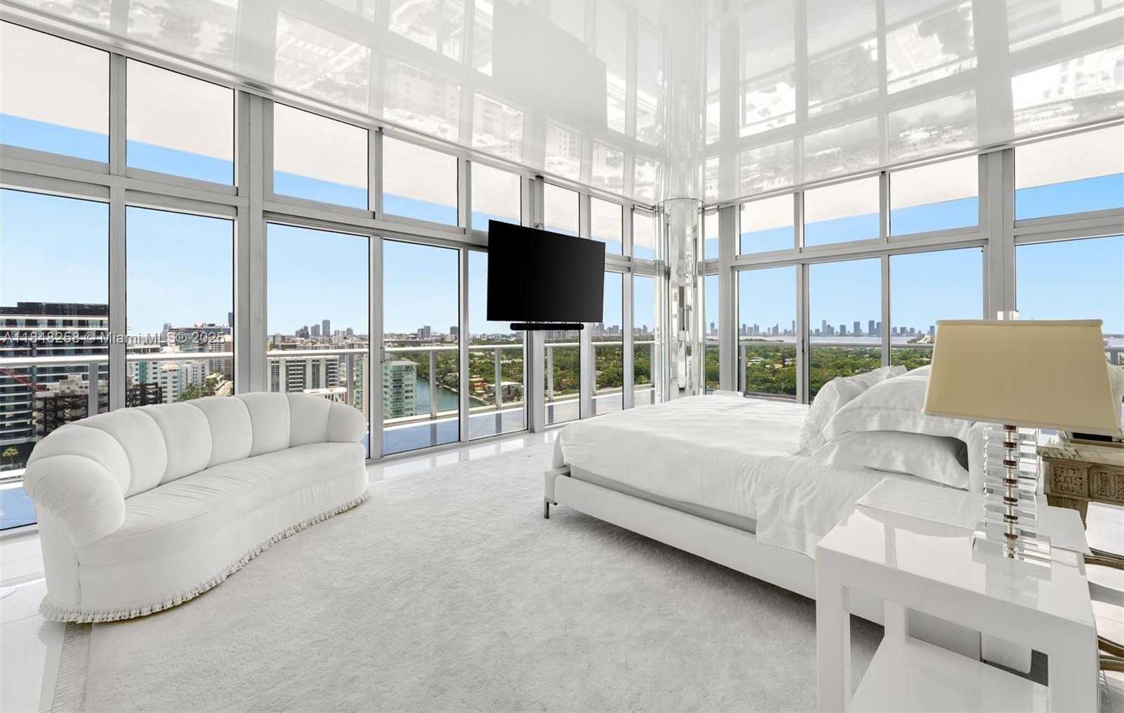 Small Image of 3737 COLLINS AVE #PH-1, Miami Beach Number 9