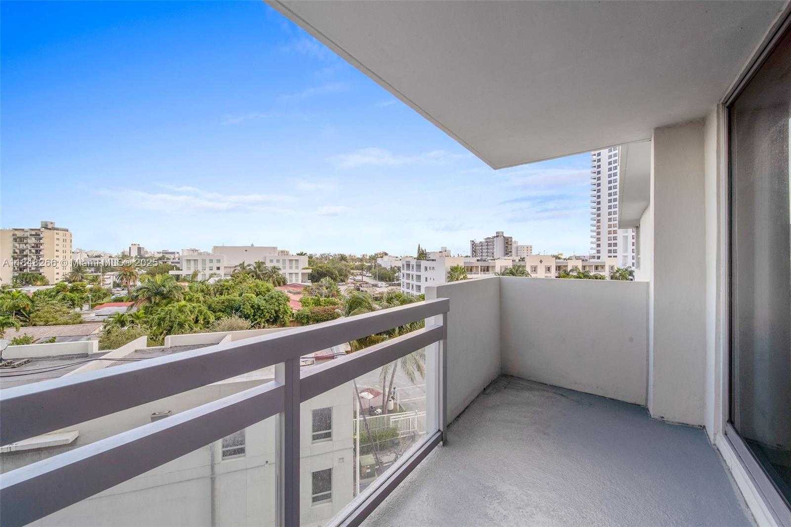 Small Image of 1500 BAY RD #S-1412, Miami Beach Number 10