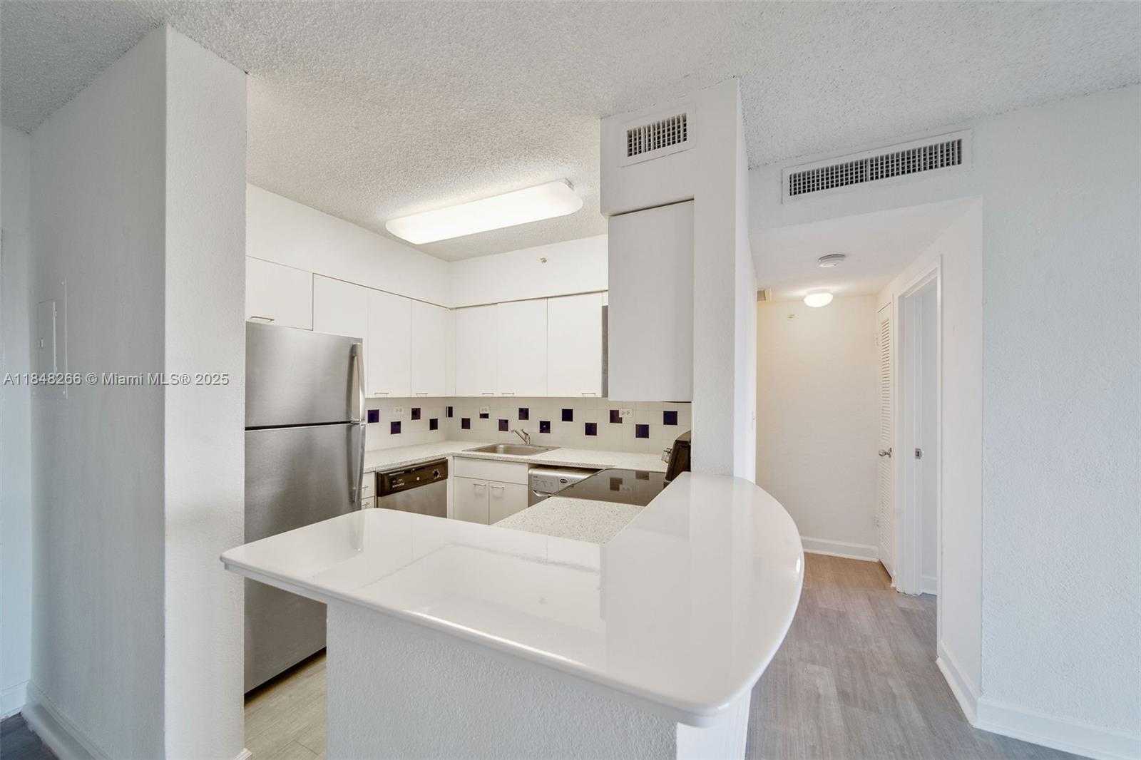 Small Image of 1500 BAY RD #S-1412, Miami Beach Number 13