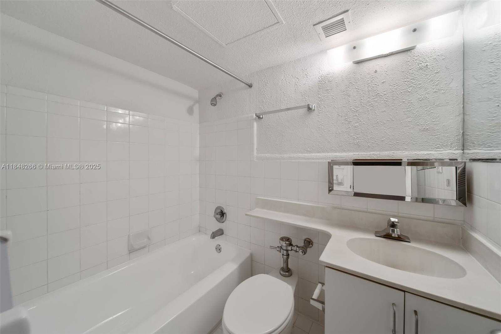 Small Image of 1500 BAY RD #S-1412, Miami Beach Number 18