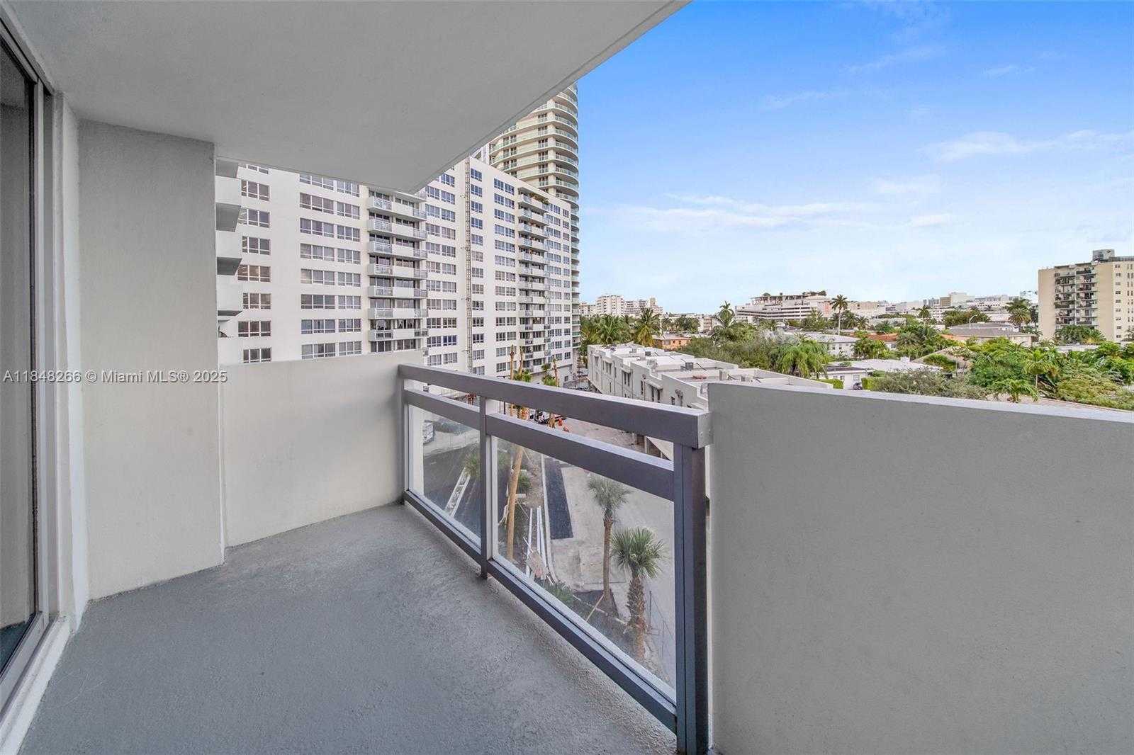 Small Image of 1500 BAY RD #S-1412, Miami Beach Number 8