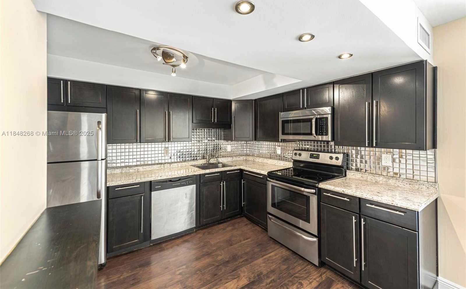 Small Image of 501 THREE ISLANDS BLVD #519, Hallandale Beach Number 11