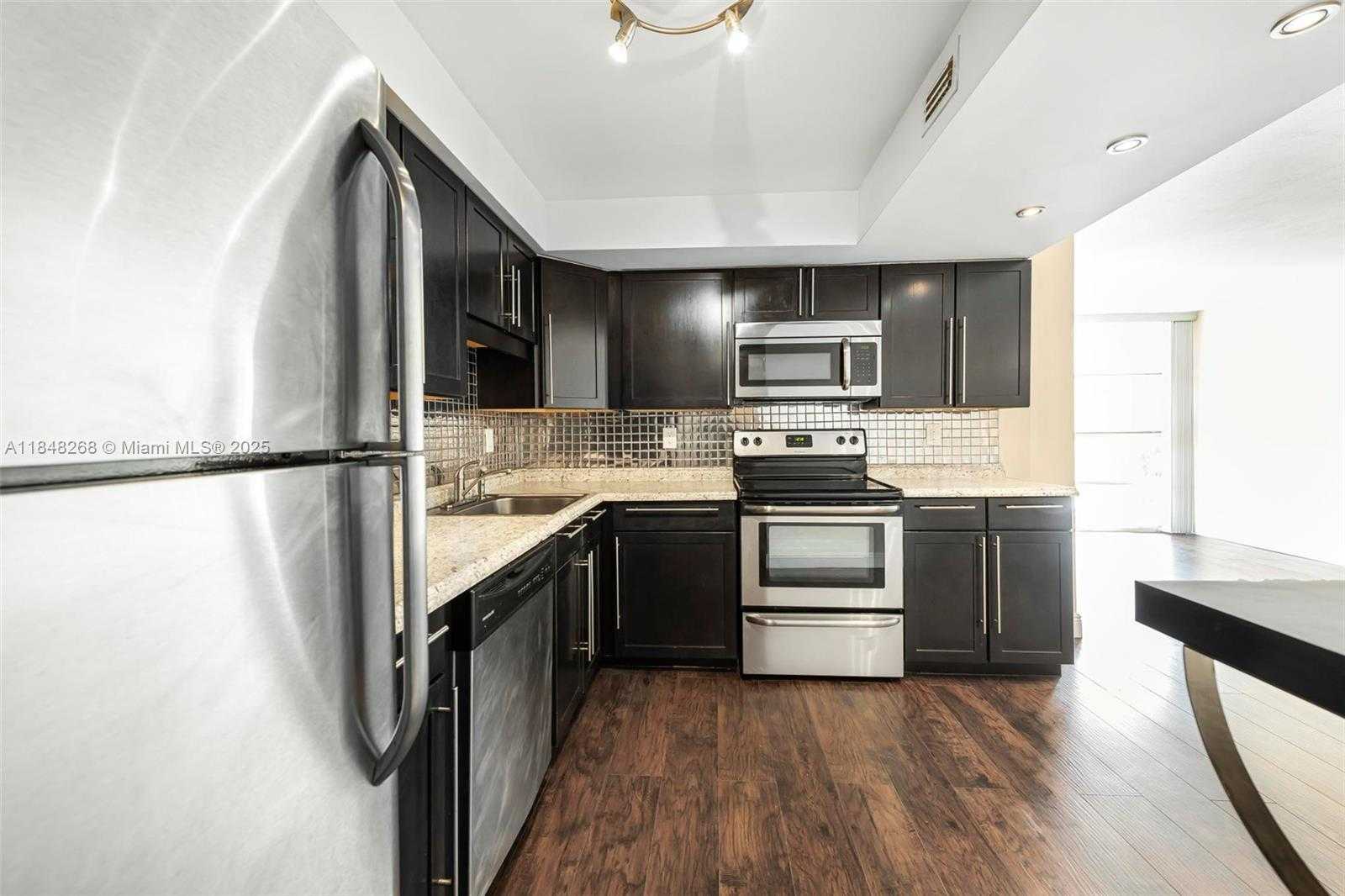 Small Image of 501 THREE ISLANDS BLVD #519, Hallandale Beach Number 13