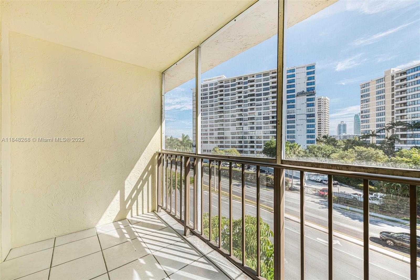 Small Image of 501 THREE ISLANDS BLVD #519, Hallandale Beach Number 16