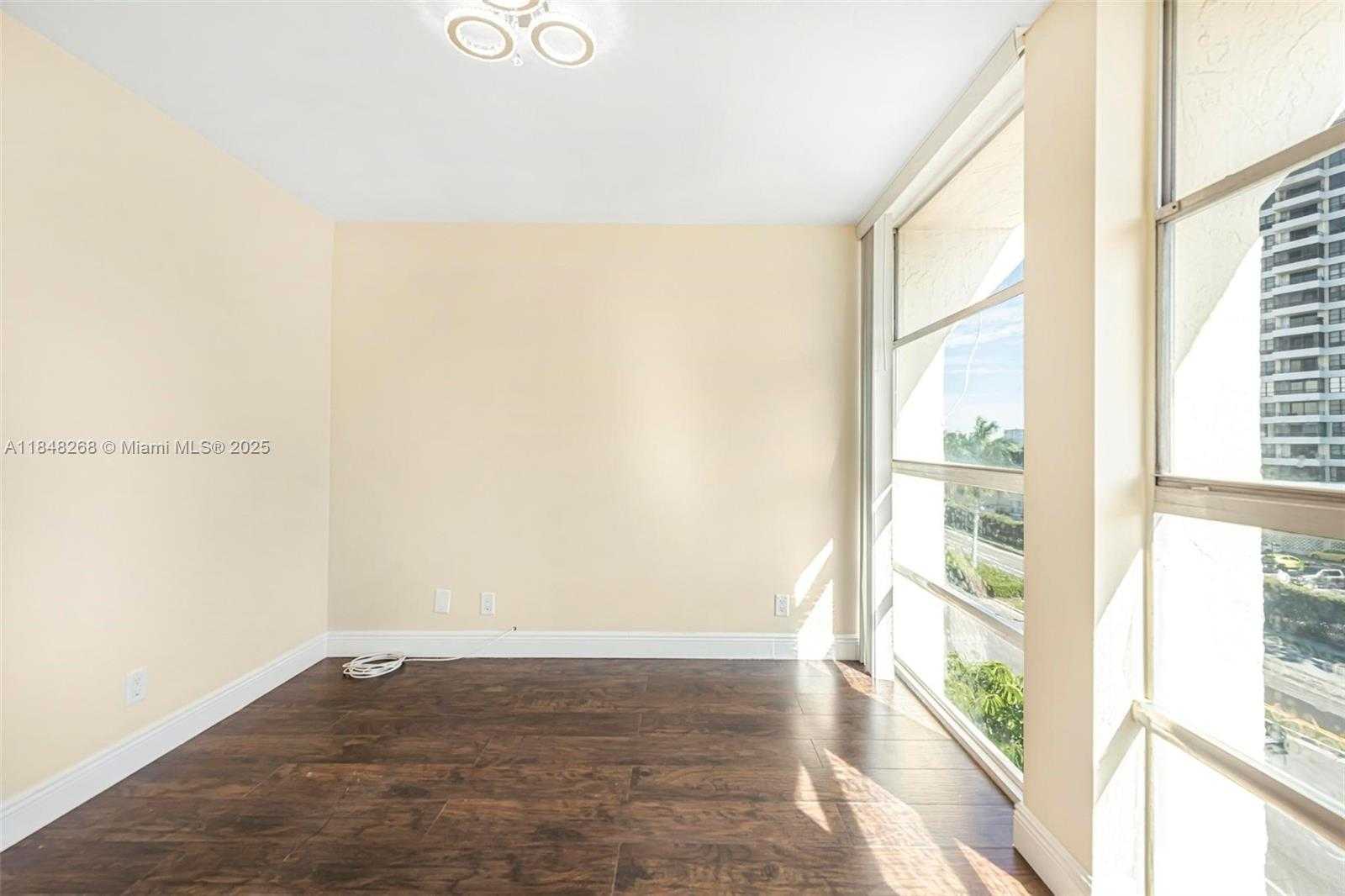 Small Image of 501 THREE ISLANDS BLVD #519, Hallandale Beach Number 20