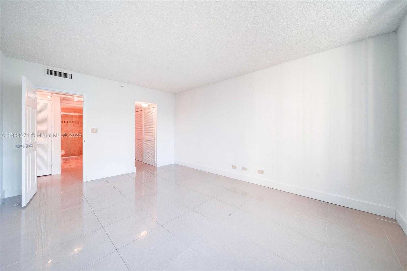 Small Image of 1500 BAY RD #S-1246, Miami Beach Number 21