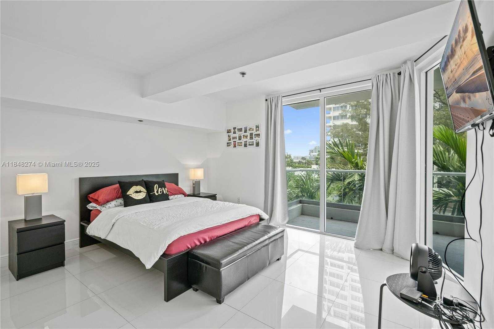 Small Image of 6362 COLLINS AVE #304, Miami Beach Number 16