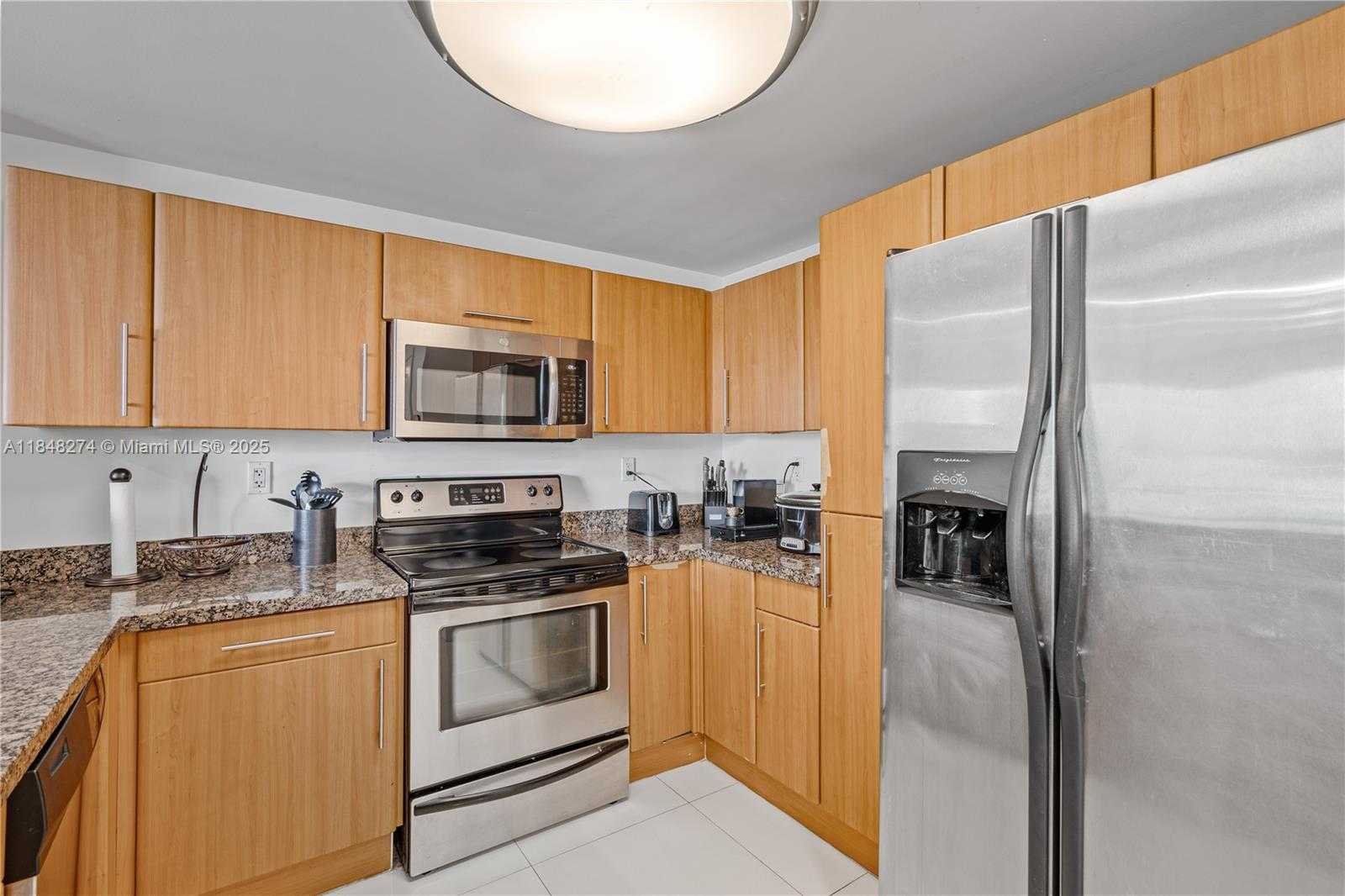 Small Image of 6362 COLLINS AVE #304, Miami Beach Number 8