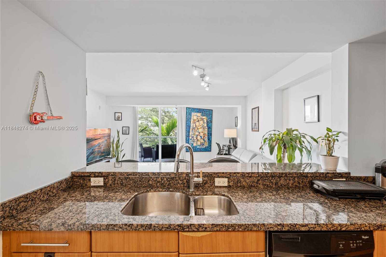 Small Image of 6362 COLLINS AVE #304, Miami Beach Number 9