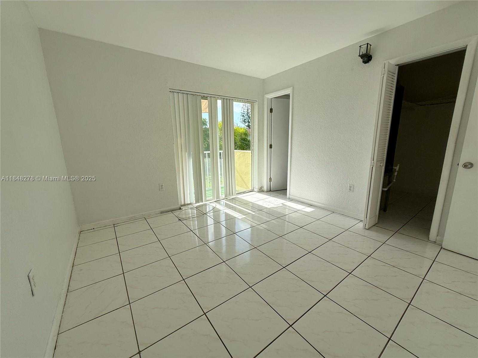 Small Image of 1255 WEST 49TH PL #H204, Hialeah Number 3