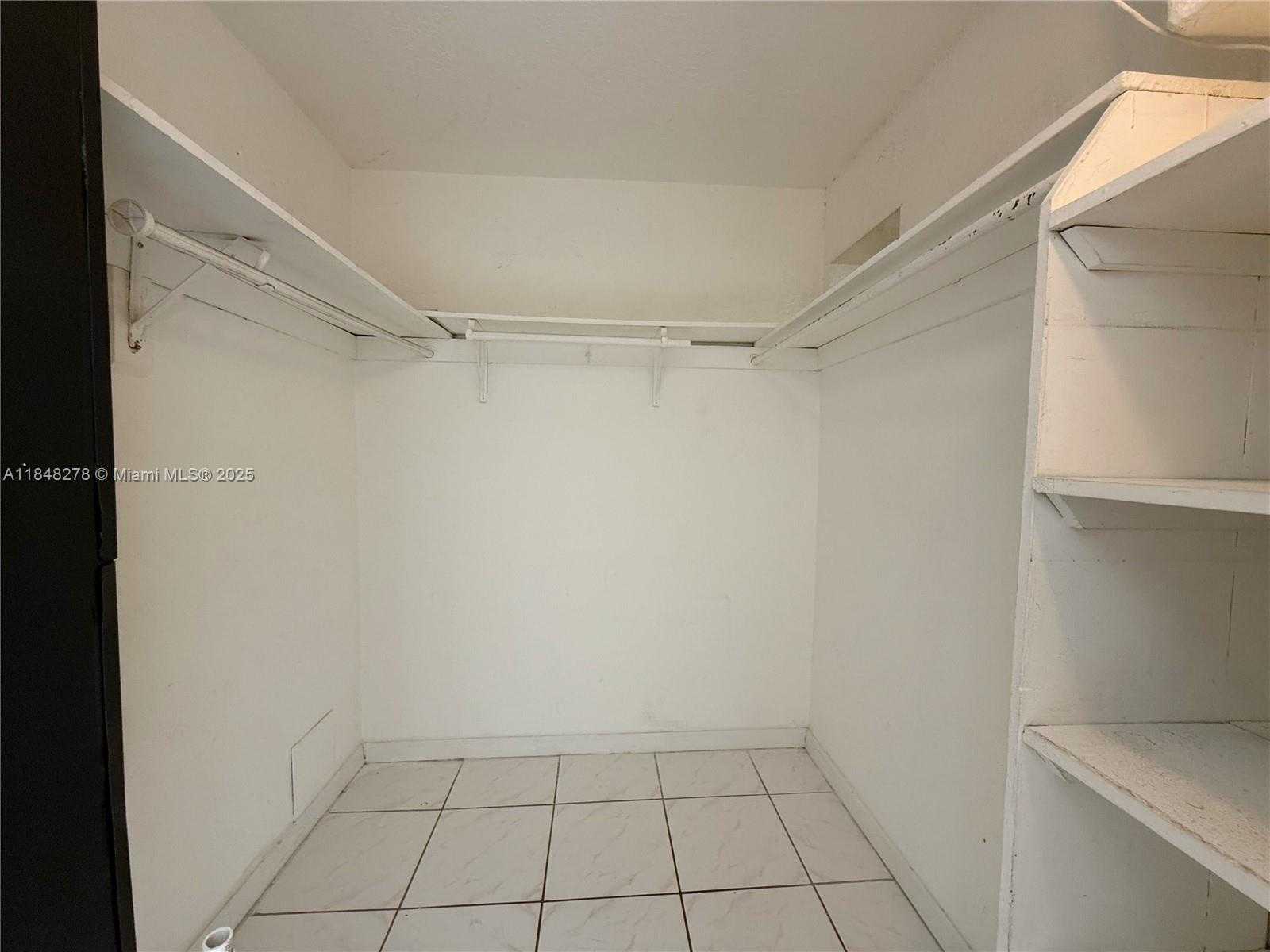 Small Image of 1255 WEST 49TH PL #H204, Hialeah Number 4