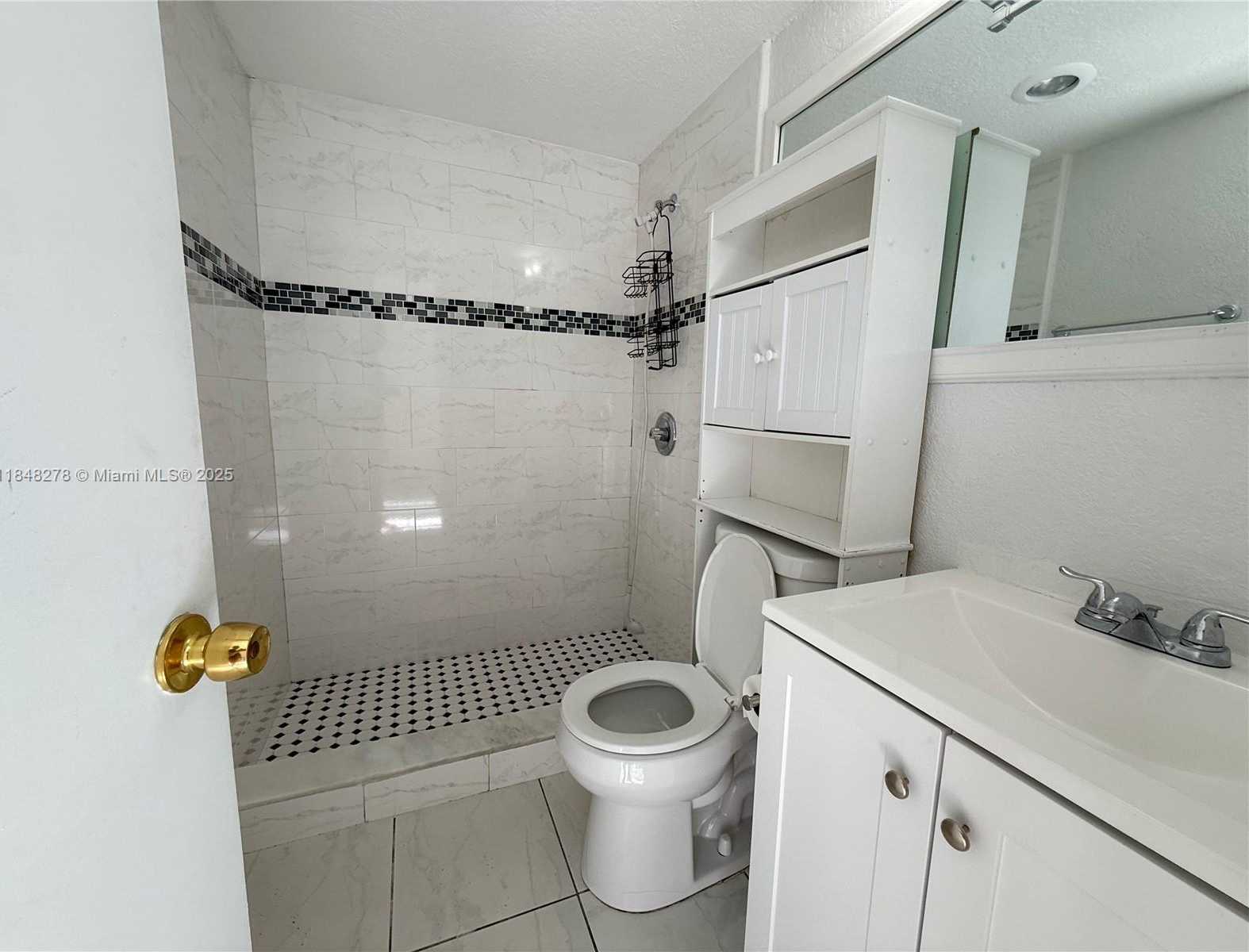 Small Image of 1255 WEST 49TH PL #H204, Hialeah Number 5