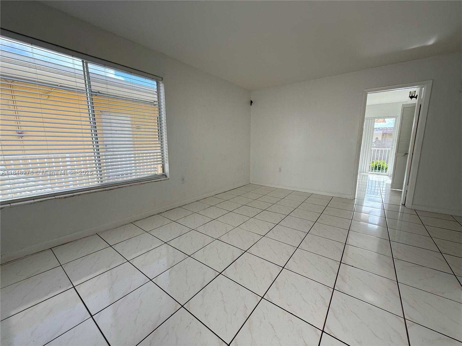 Small Image of 1255 WEST 49TH PL #H204, Hialeah Number 7