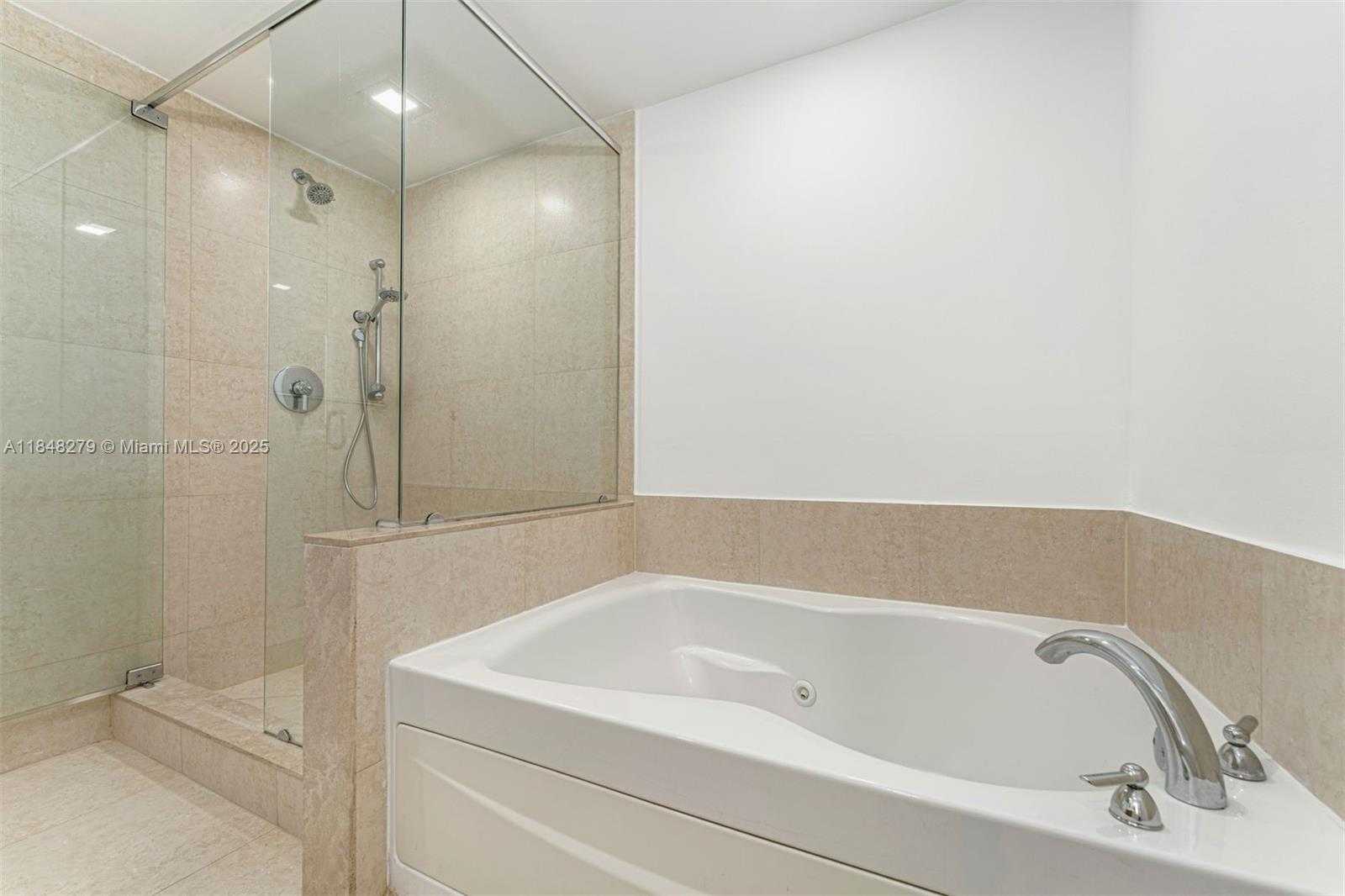 Small Image of 50 BISCAYNE BLVD #2710, Miami Number 19