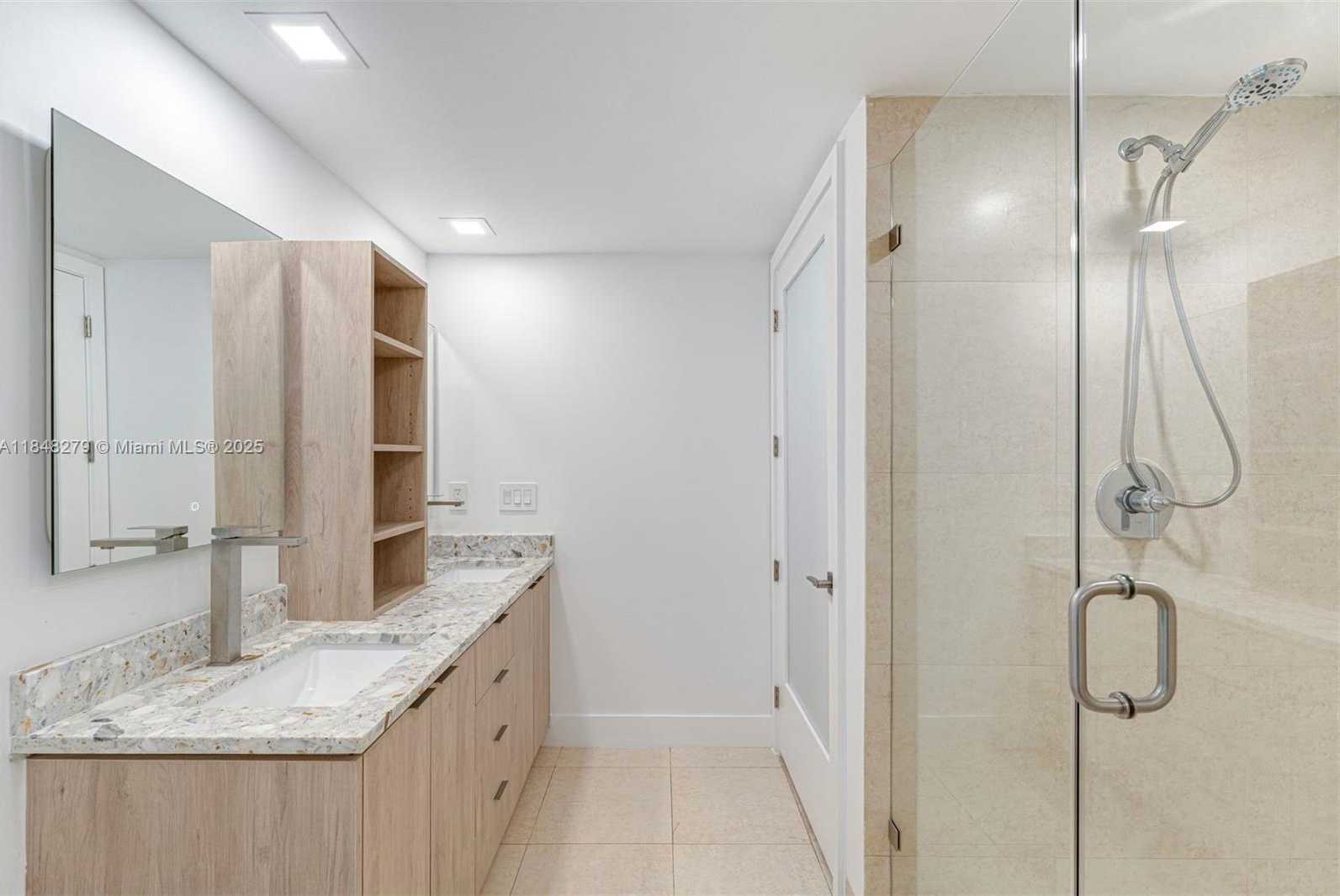 Small Image of 50 BISCAYNE BLVD #2710, Miami Number 24