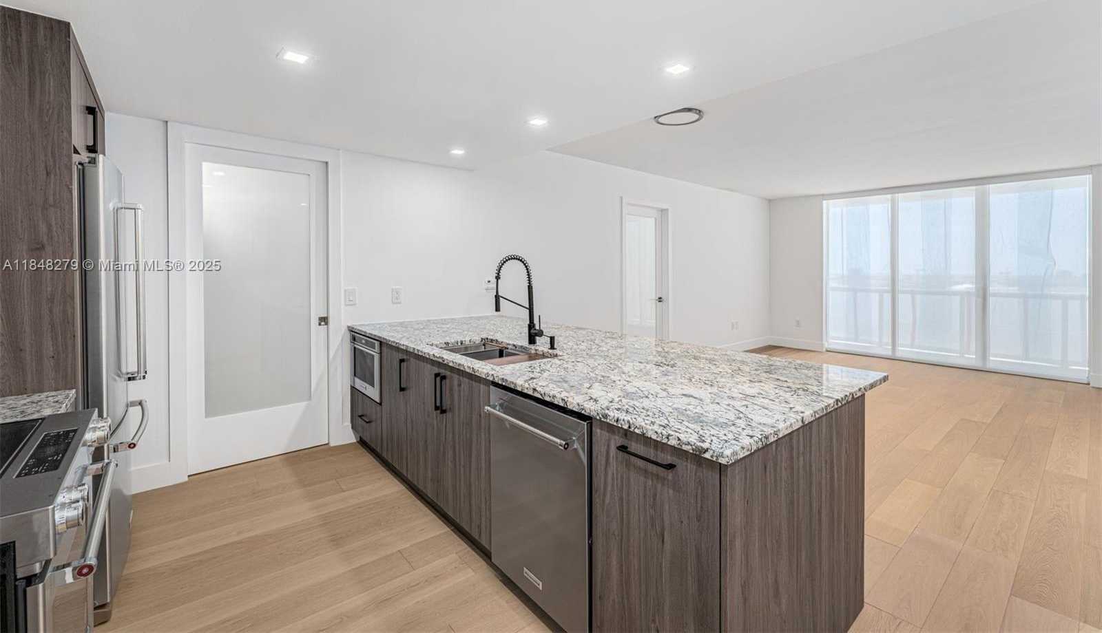 Small Image of 50 BISCAYNE BLVD #2710, Miami Number 5