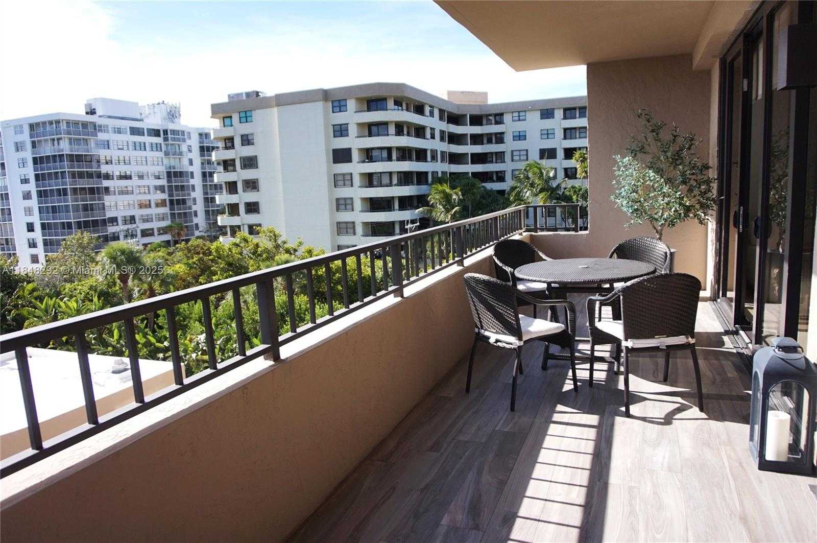 Small Image of 251 CRANDON BLVD #408, Key Biscayne Number 4