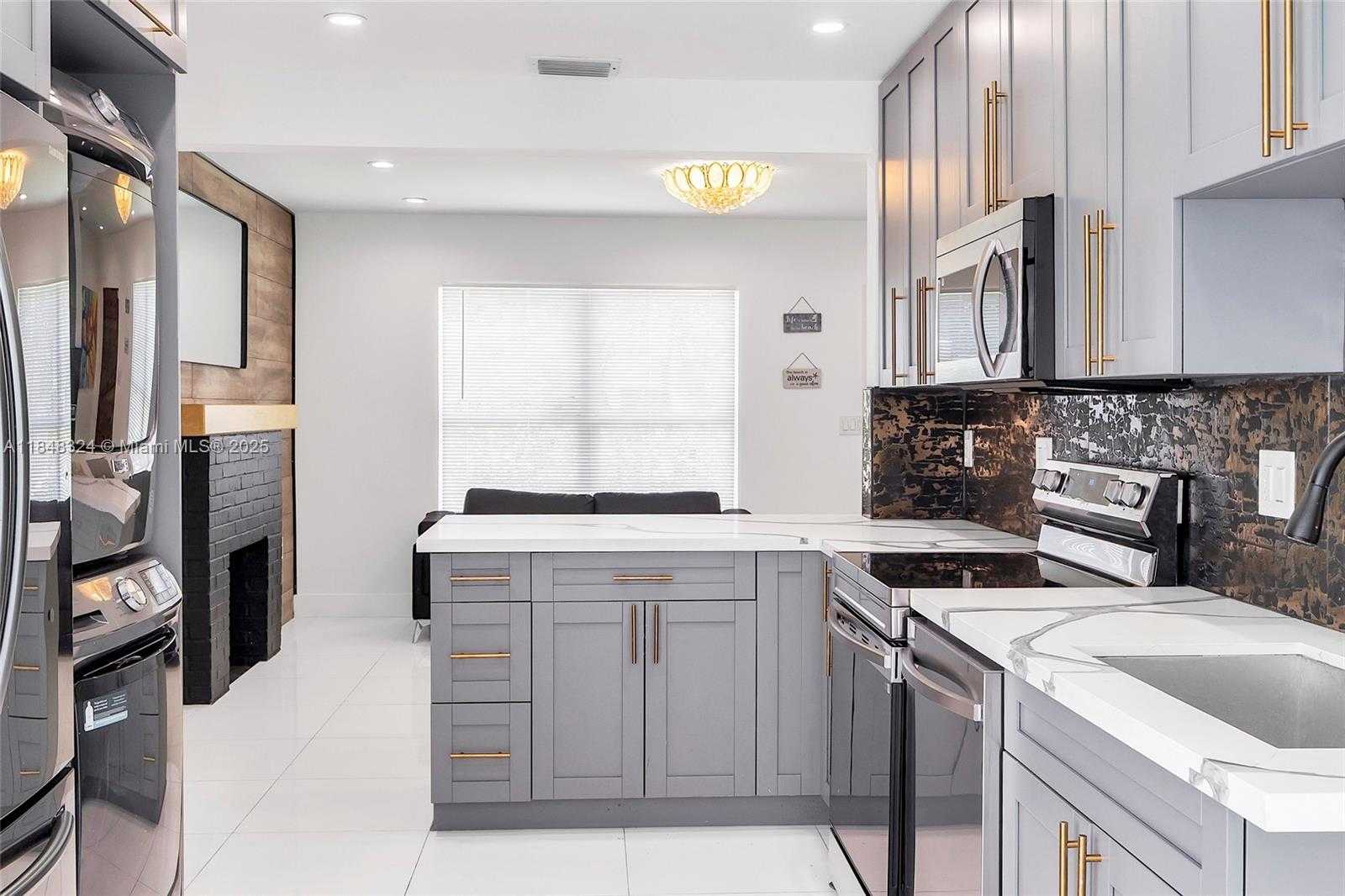 Small Image of 766 NORTH WEST 45TH ST, Miami Number 10