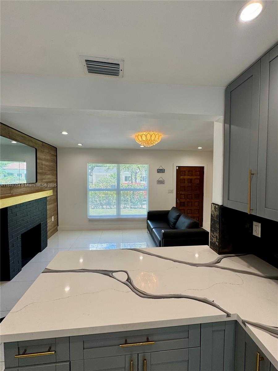 Small Image of 766 NORTH WEST 45TH ST, Miami Number 14