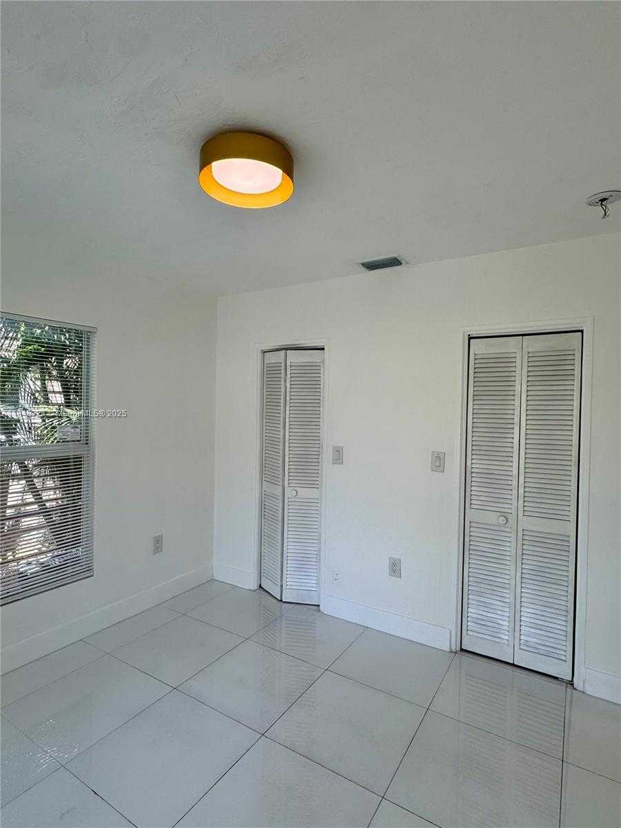 Small Image of 766 NORTH WEST 45TH ST, Miami Number 22