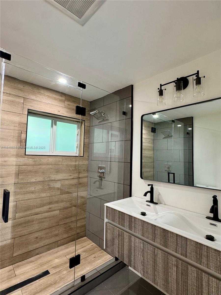 Small Image of 766 NORTH WEST 45TH ST, Miami Number 23