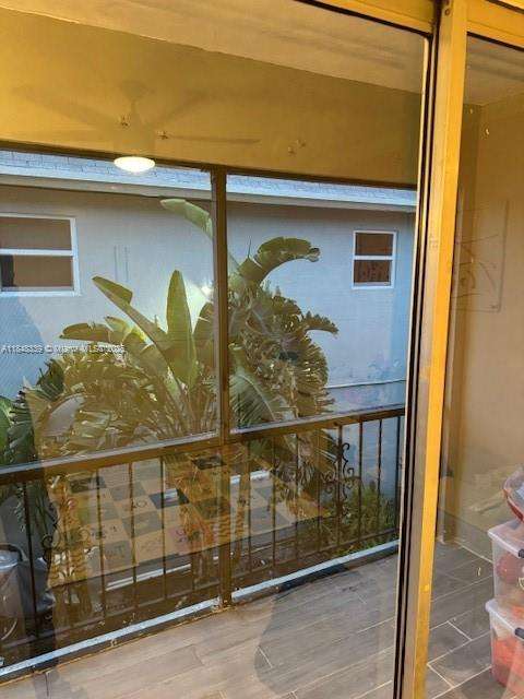 Small Image of 2452 TAYLOR ST #102, Hollywood Number 14
