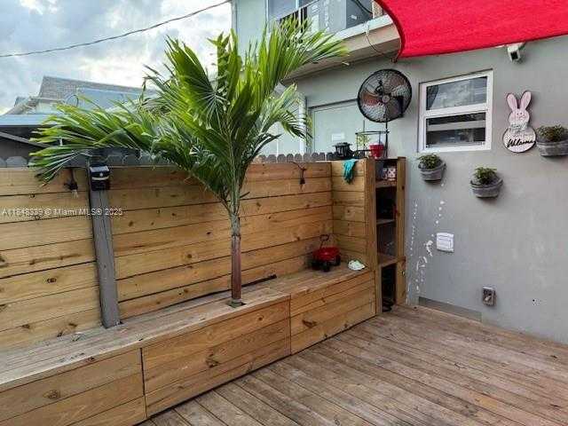 Small Image of 2452 TAYLOR ST #102, Hollywood Number 6