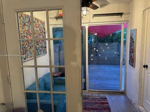 Small Image of 2452 TAYLOR ST #102, Hollywood Number 9