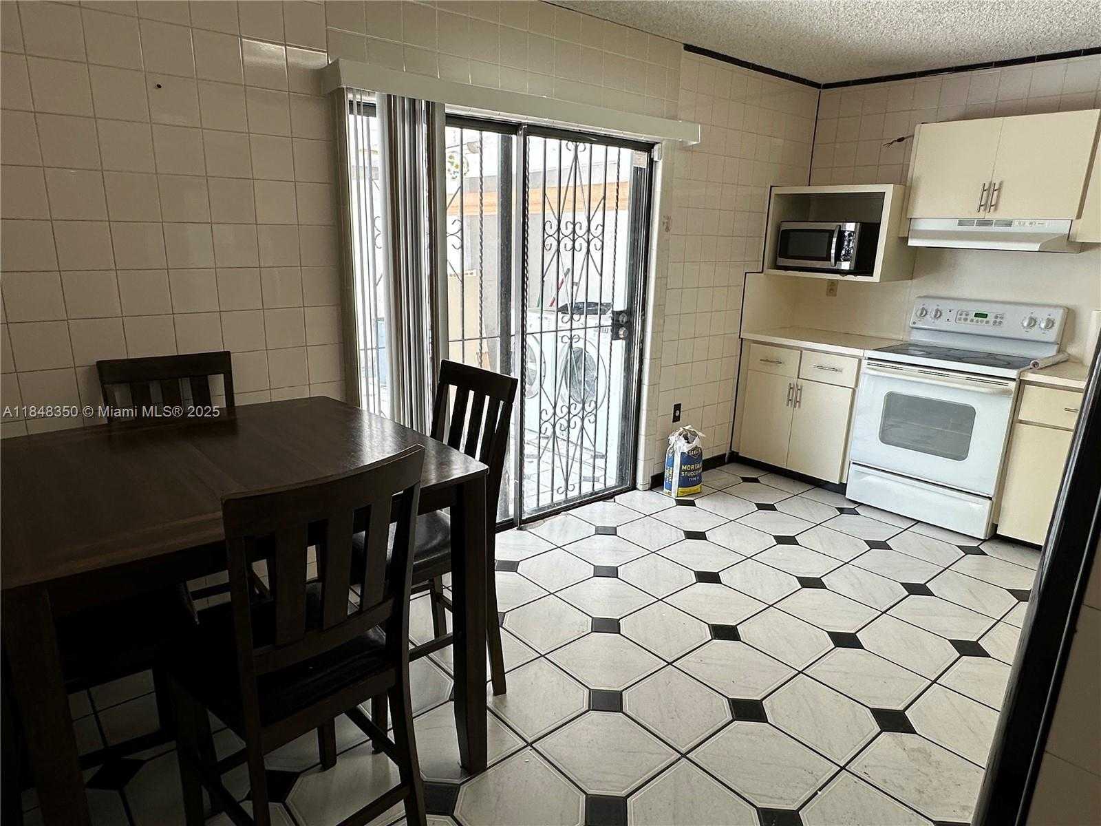 Small Image of 2190 WEST 60TH ST #21101, Hialeah Number 2