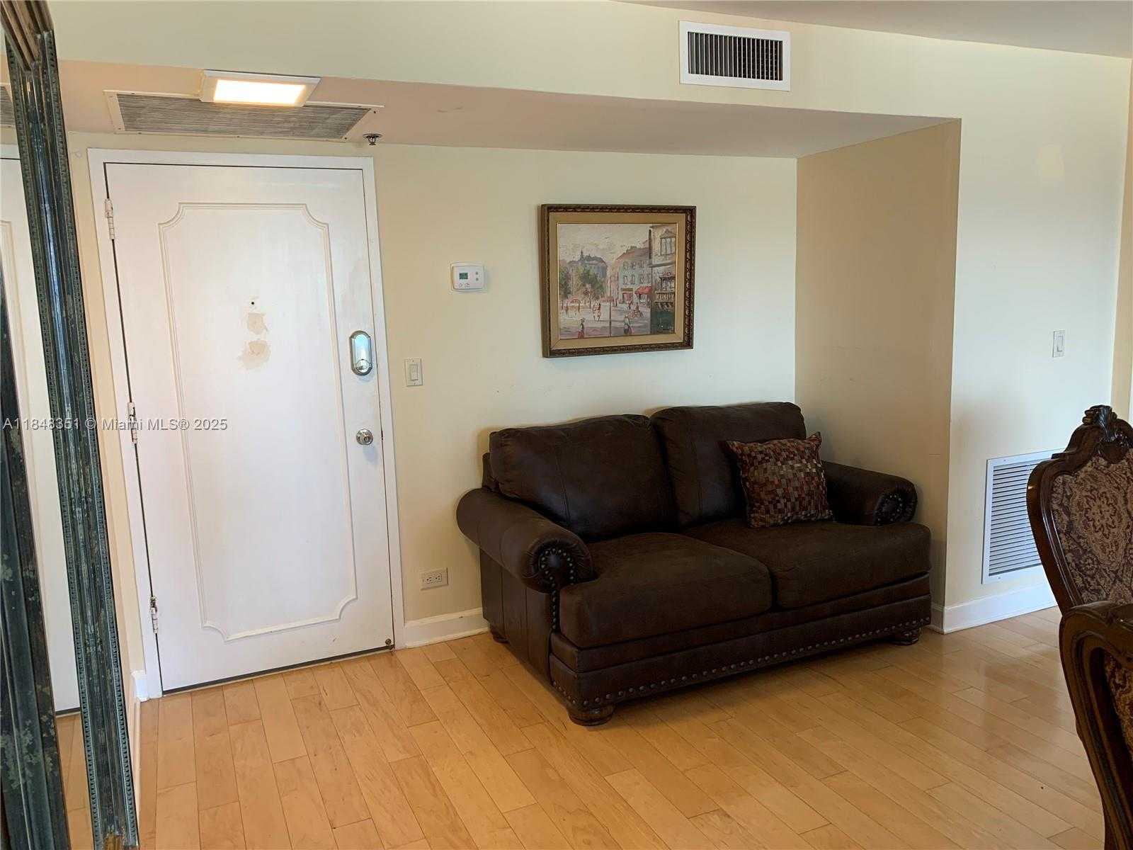 Small Image of 6039 COLLINS AVE #1136, Miami Beach Number 18