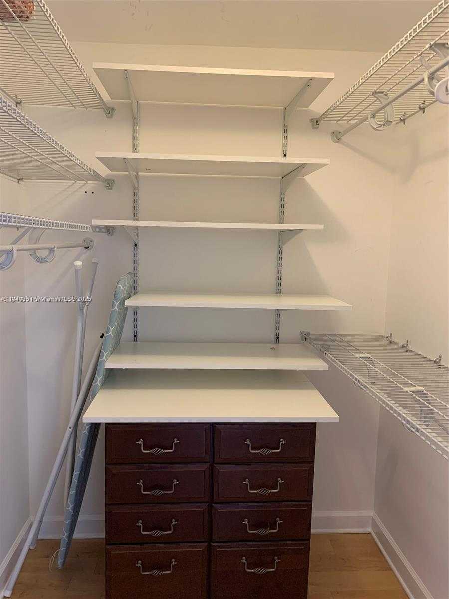 Small Image of 6039 COLLINS AVE #1136, Miami Beach Number 25