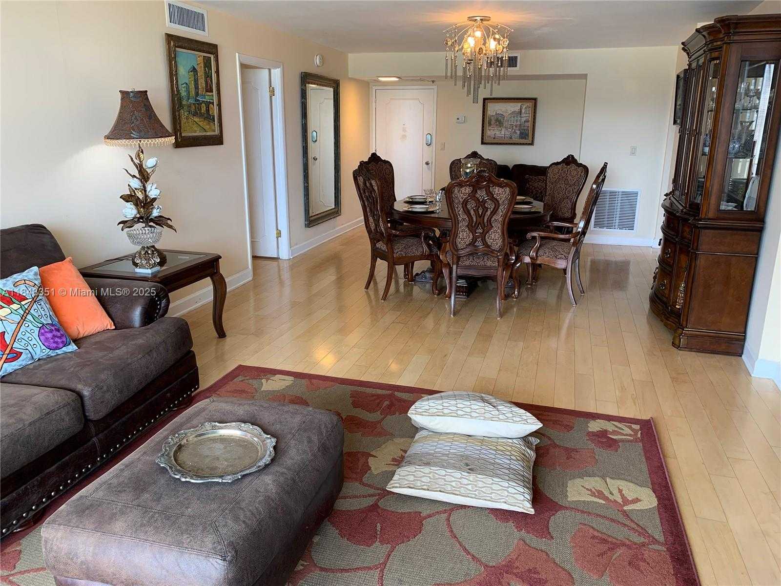 Small Image of 6039 COLLINS AVE #1136, Miami Beach Number 8