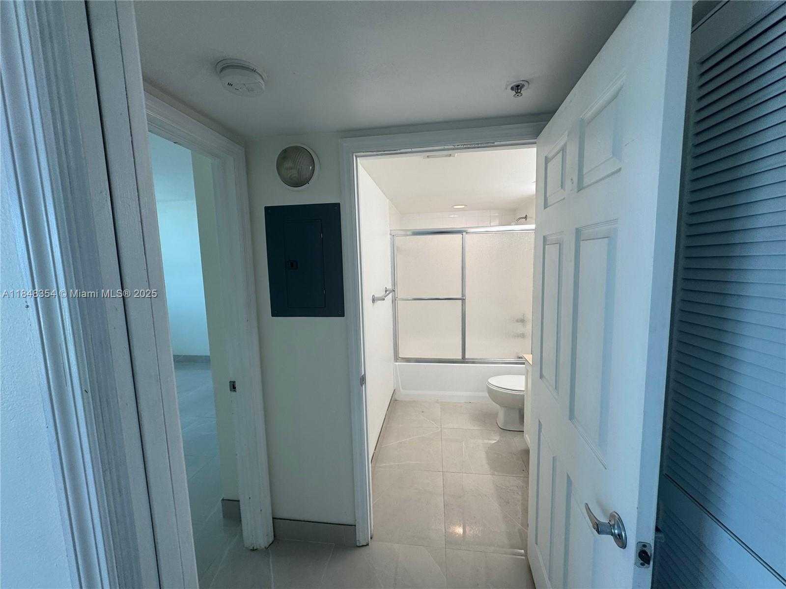 Small Image of 1155 BRICKELL BAY DR #307, Miami Number 11