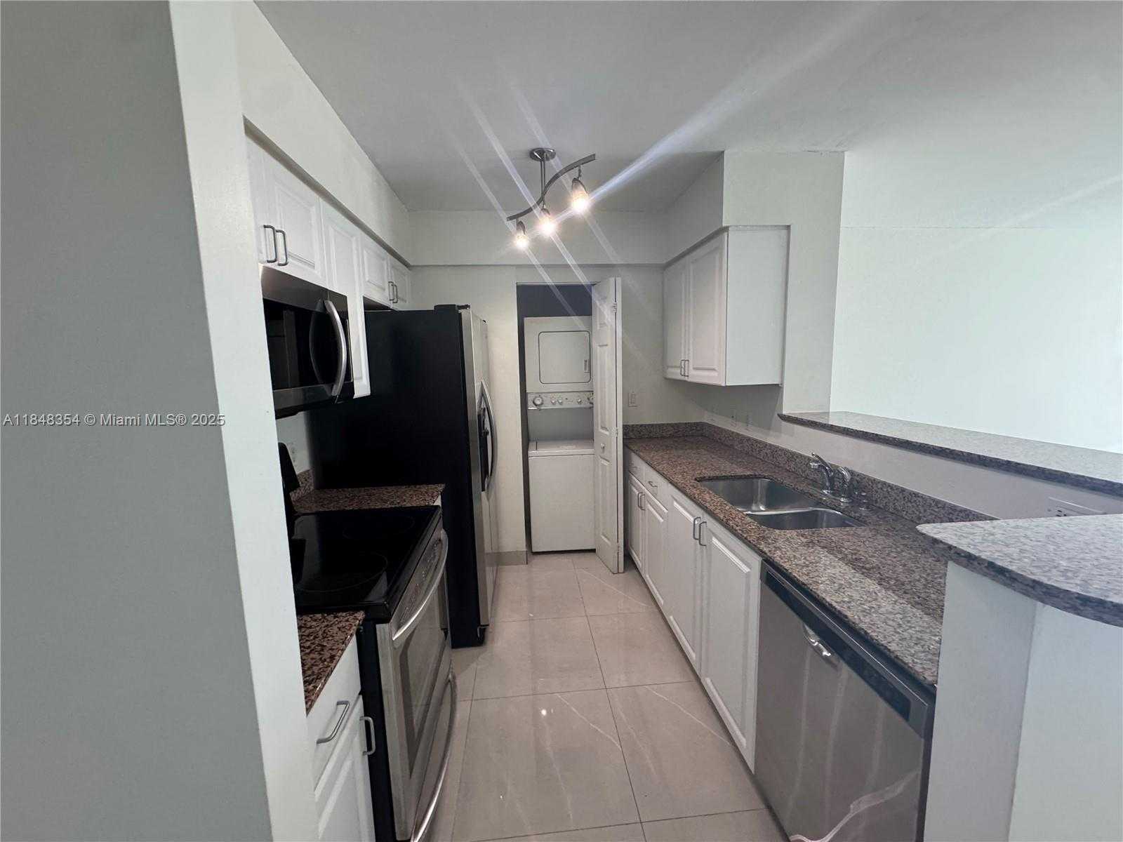 Small Image of 1155 BRICKELL BAY DR #307, Miami Number 6