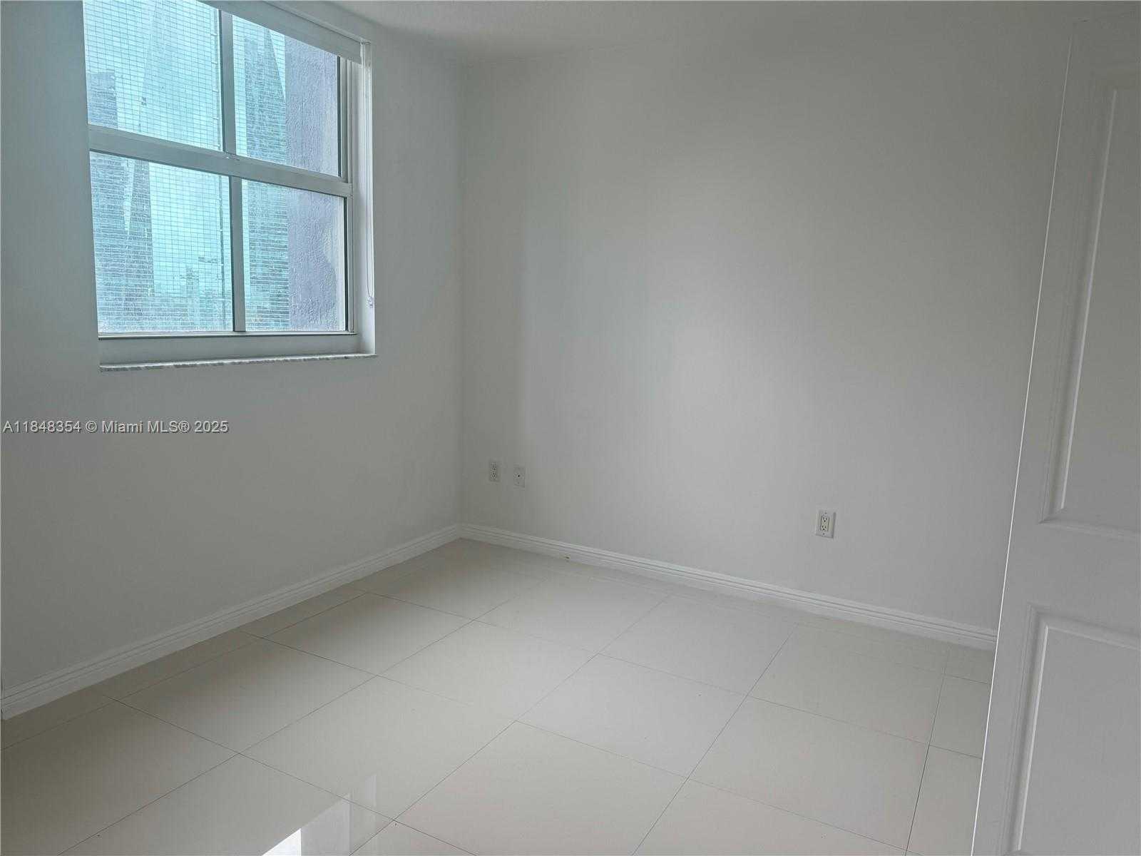 Small Image of 1155 BRICKELL BAY DR #307, Miami Number 8