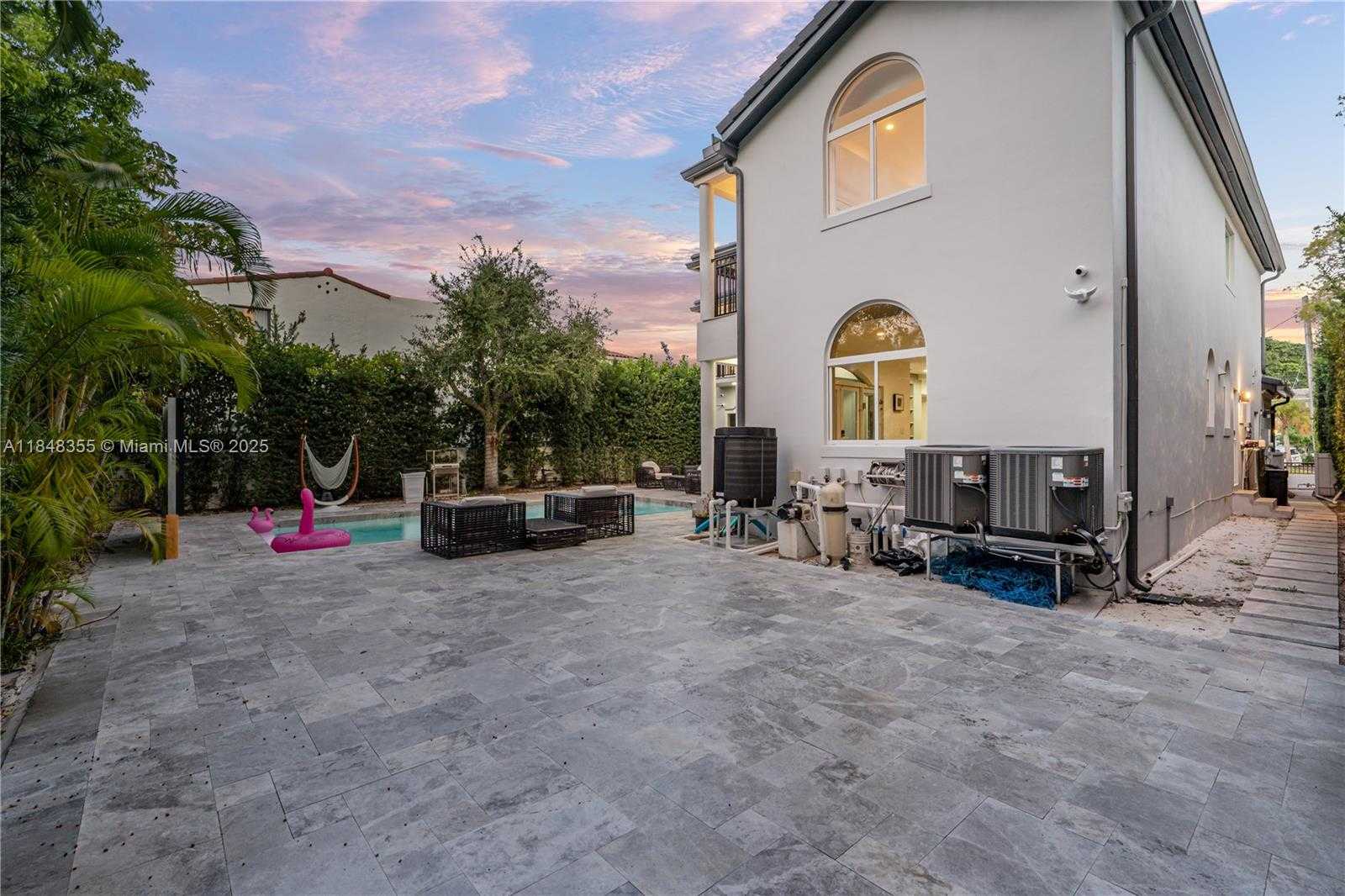 Small Image of 5978 ALTON RD #., Miami Beach Number 19