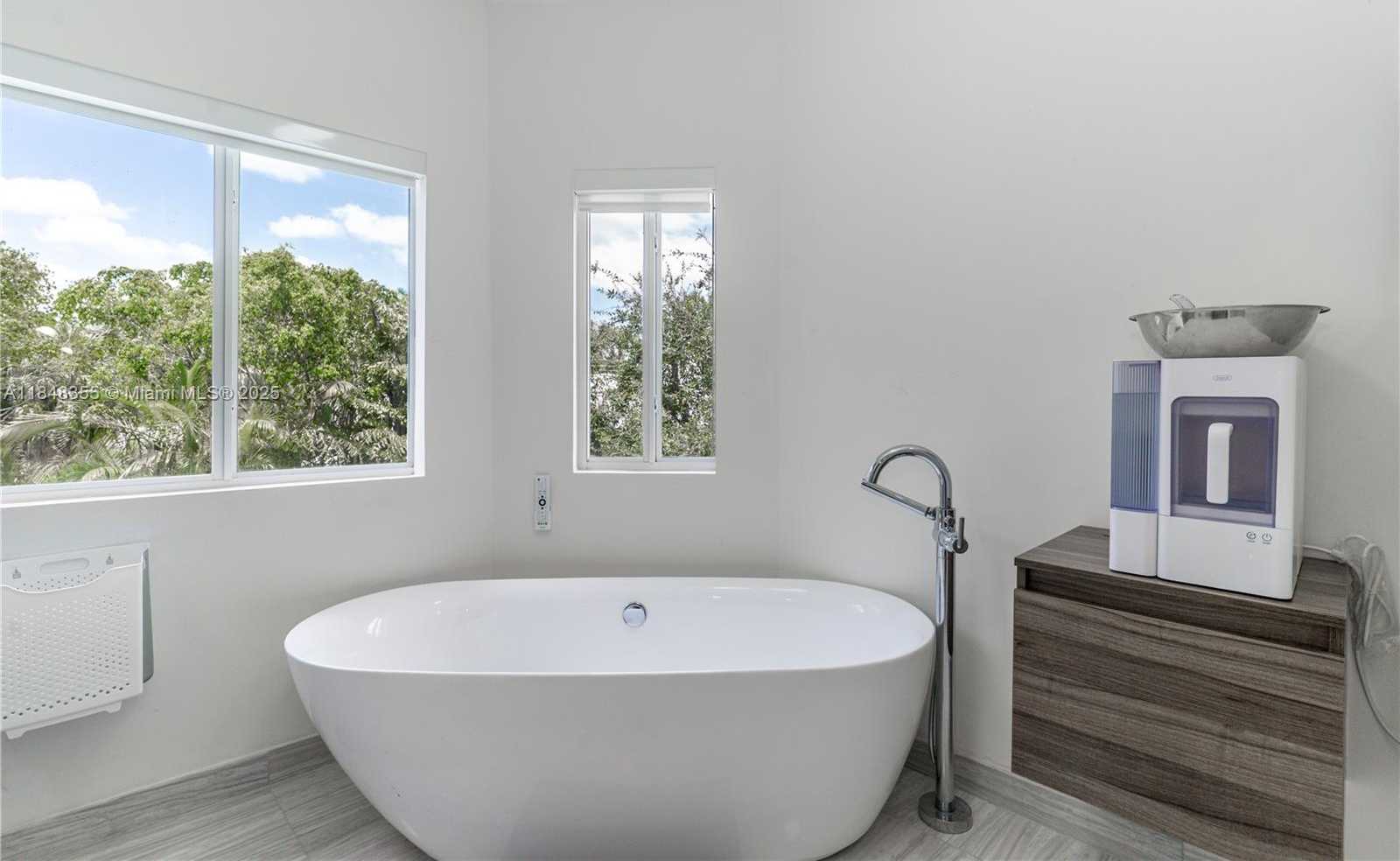 Small Image of 5978 ALTON RD #., Miami Beach Number 29
