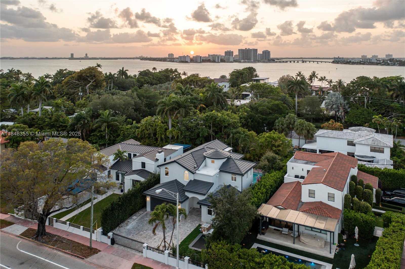 Small Image of 5978 ALTON RD #., Miami Beach Number 3