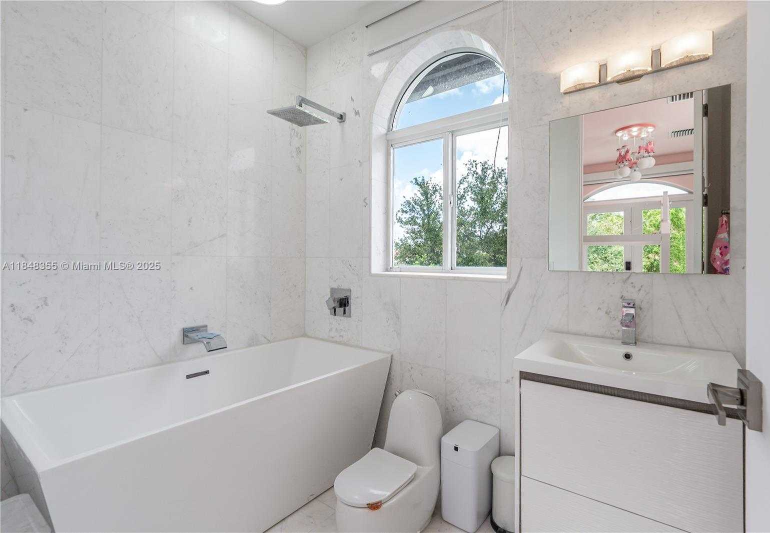 Small Image of 5978 ALTON RD #., Miami Beach Number 32