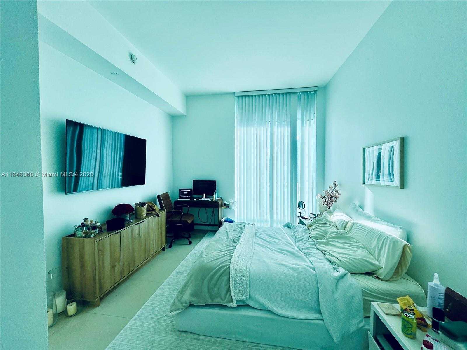 Small Image of 951 BRICKELL AVE #4307, Miami Number 10