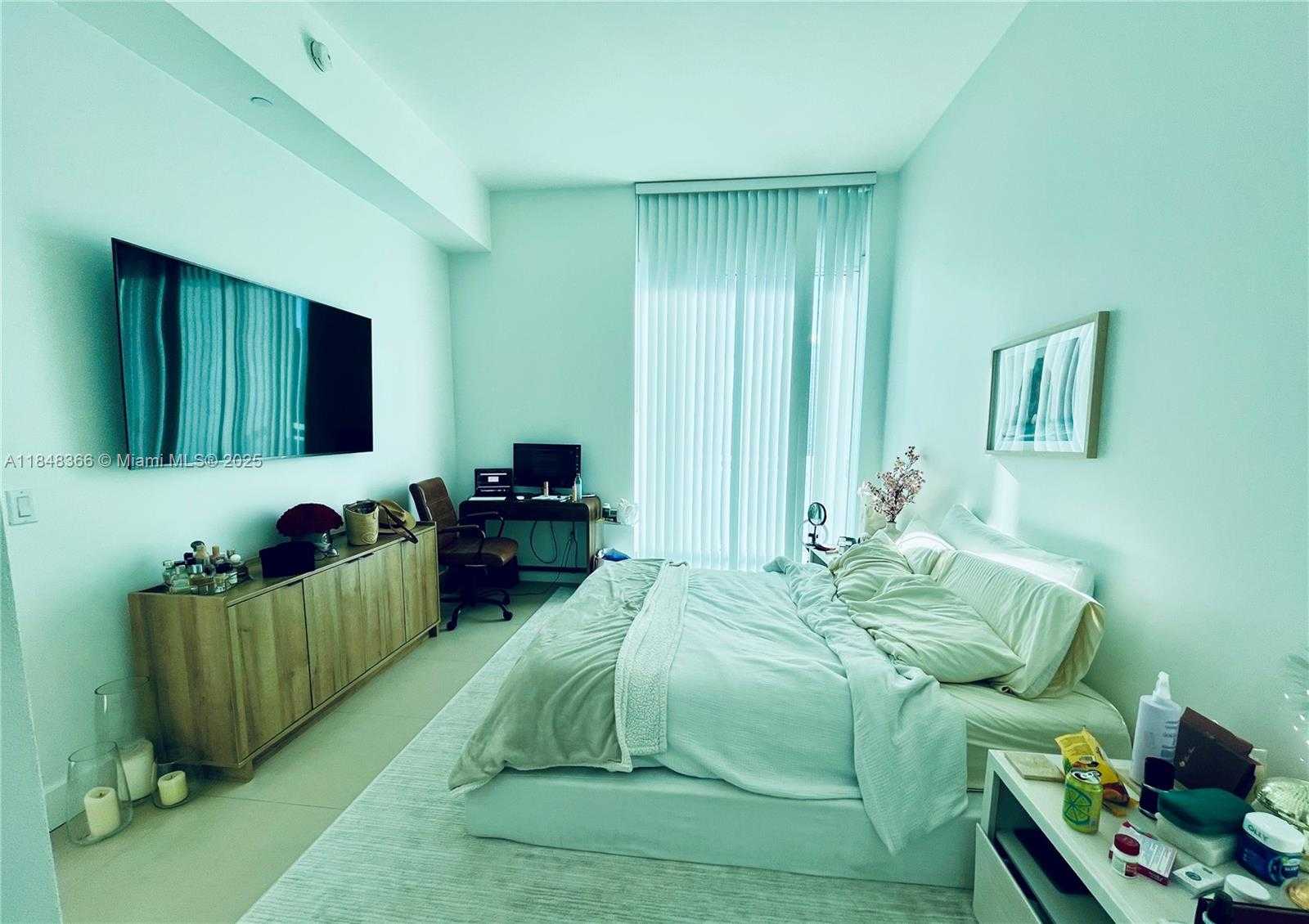 Small Image of 951 BRICKELL AVE #4307, Miami Number 11