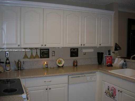 Small Image of 14379 SOUTH WEST 120TH CT #5-7, Miami Number 11