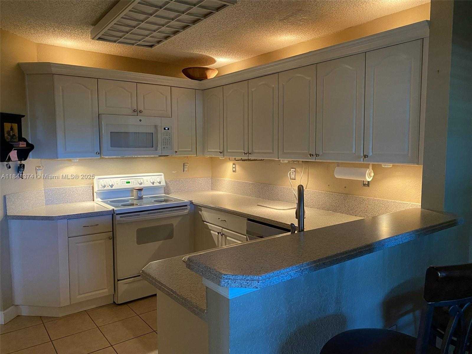 Small Image of 14379 SOUTH WEST 120TH CT #5-7, Miami Number 2