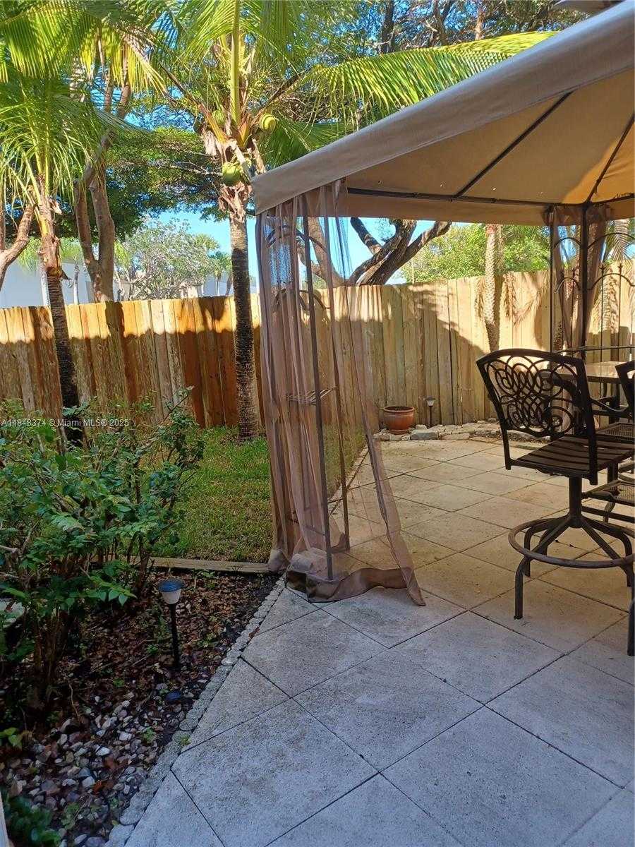 Small Image of 14379 SOUTH WEST 120TH CT #5-7, Miami Number 9
