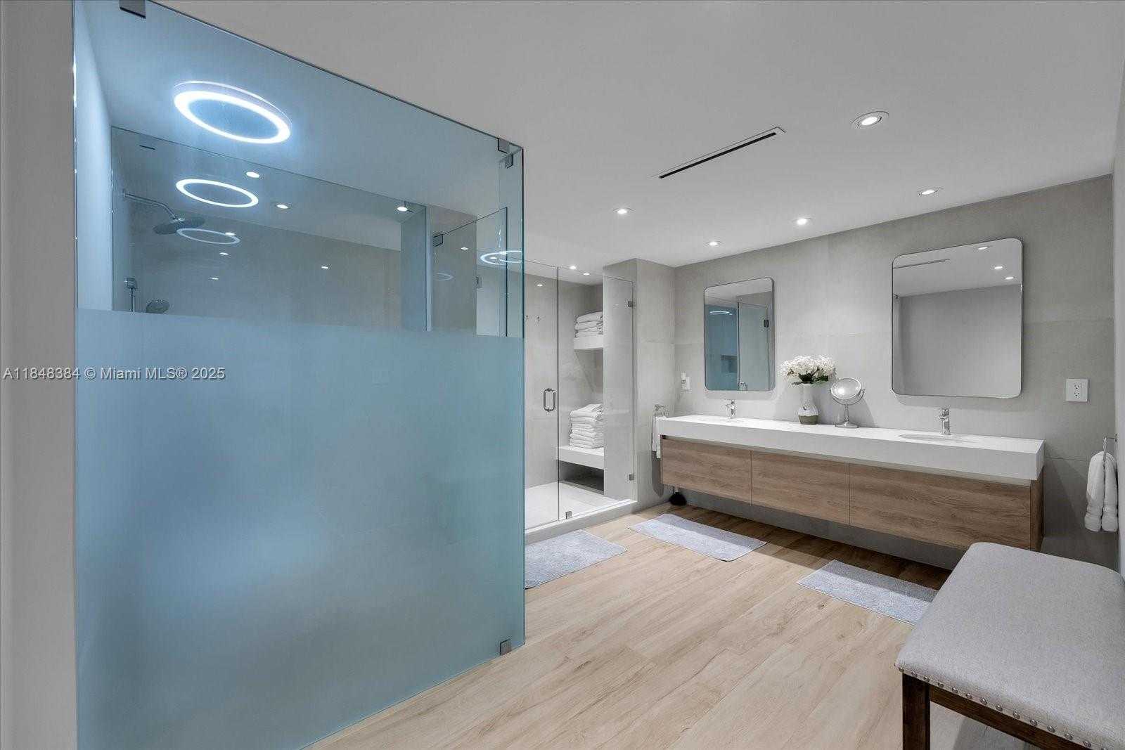 Small Image of 600 GRAPETREE DR #11CN, Key Biscayne Number 23