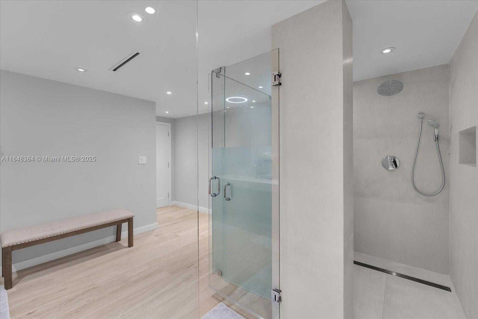 Small Image of 600 GRAPETREE DR #11CN, Key Biscayne Number 25