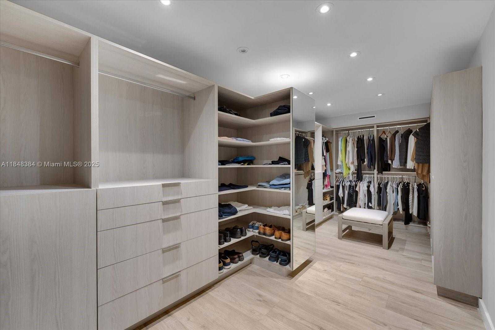 Small Image of 600 GRAPETREE DR #11CN, Key Biscayne Number 26