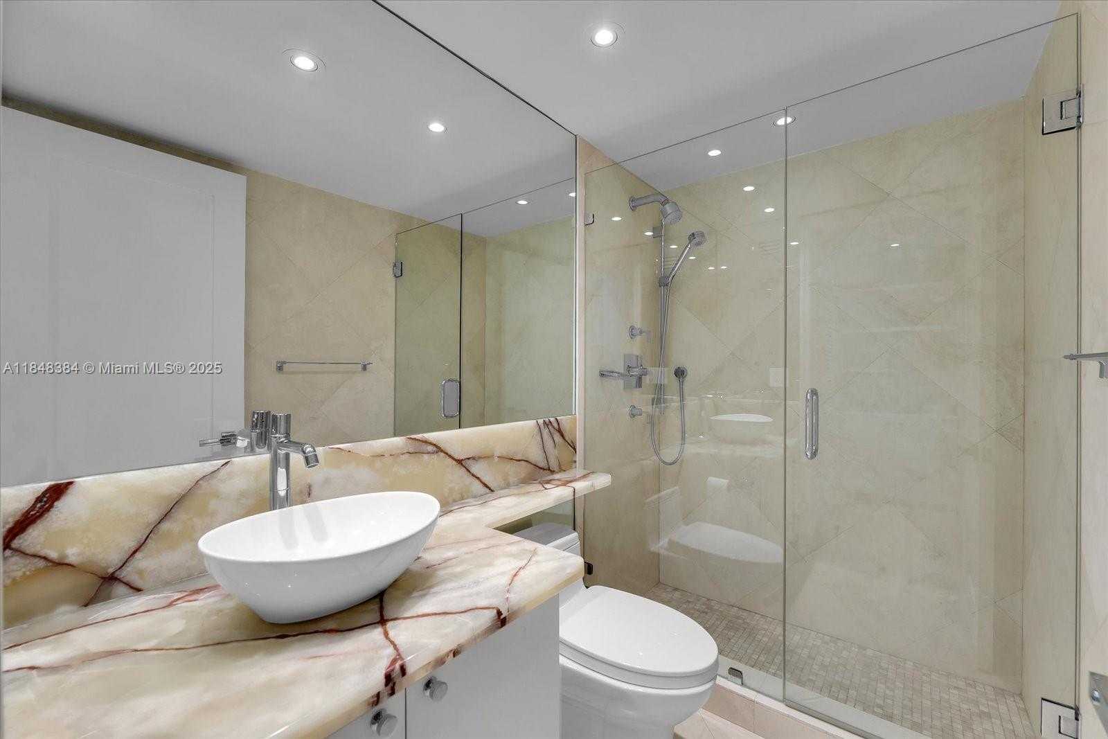 Small Image of 600 GRAPETREE DR #11CN, Key Biscayne Number 32