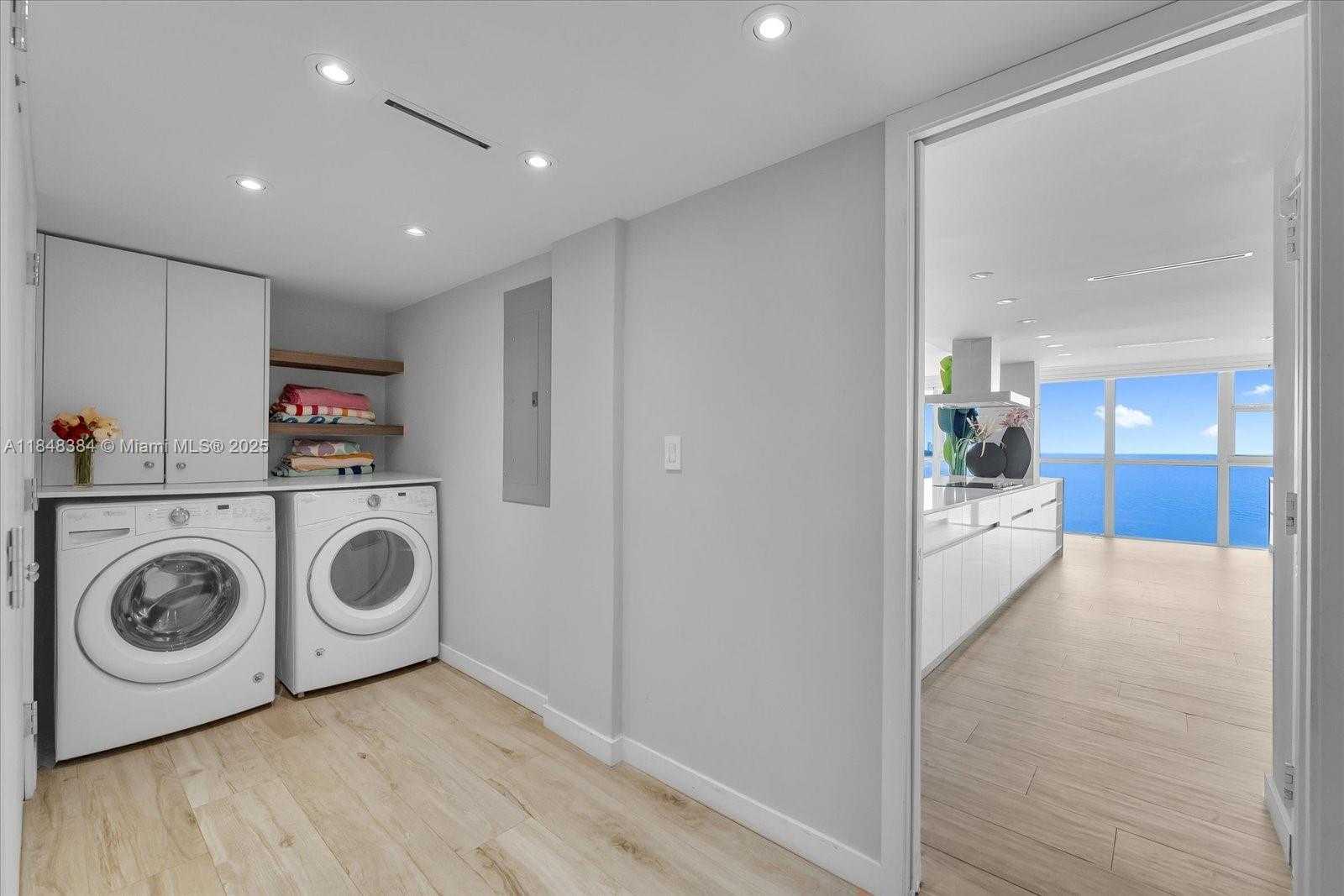 Small Image of 600 GRAPETREE DR #11CN, Key Biscayne Number 33