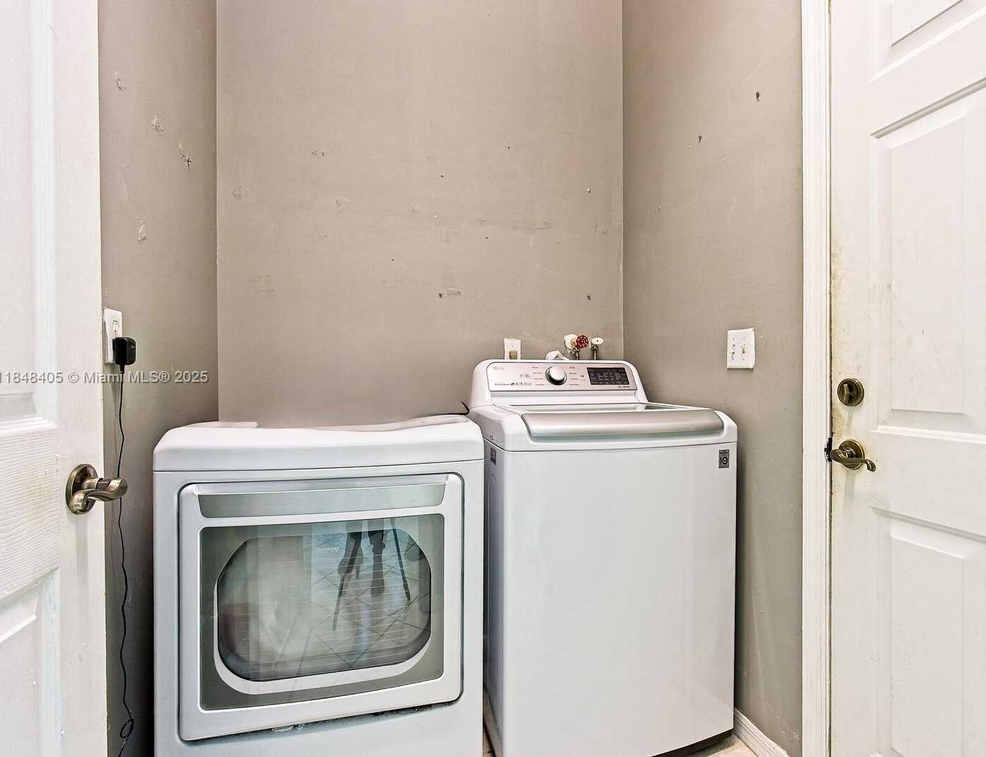 Small Image of 1921 SOUTH EAST 16TH AVE #1921, Homestead Number 15